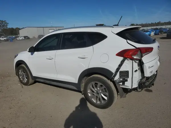 KM8J33A48HU563571 2017 HYUNDAI TUCSON - Image 2