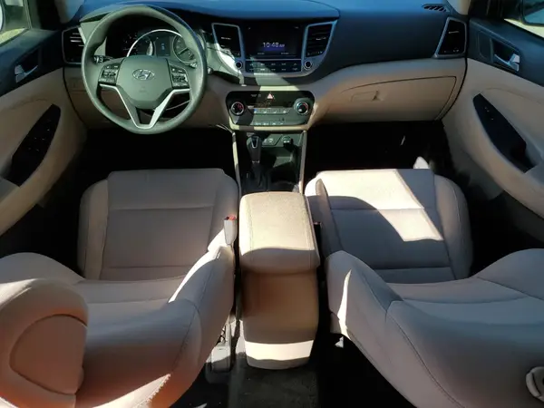 KM8J33A48HU563571 2017 HYUNDAI TUCSON - Image 8