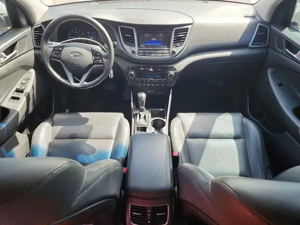 KM8J33A48HU584663 2017 HYUNDAI TUCSON - Image 8