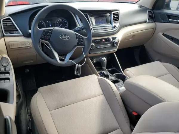 KM8J33A48HU593038 2017 HYUNDAI TUCSON - Image 8