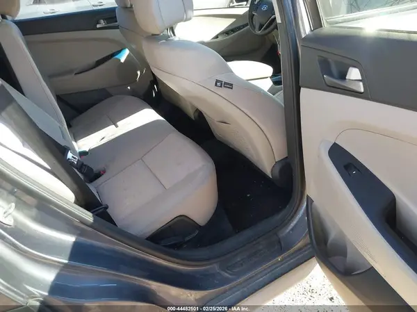KM8J33A48JU597497 2018 HYUNDAI TUCSON - Image 8