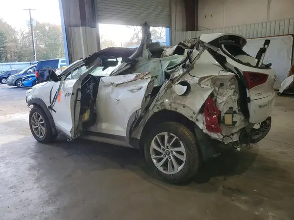 KM8J33A48JU615576 2018 HYUNDAI TUCSON - Image 2