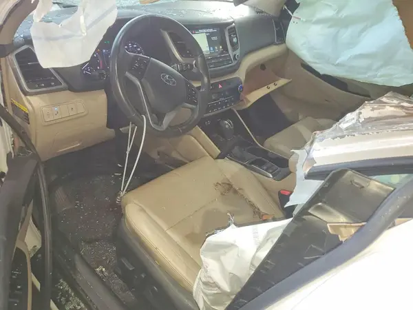 KM8J33A48JU615576 2018 HYUNDAI TUCSON - Image 8