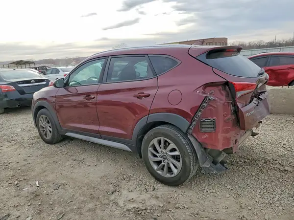 KM8J33A48JU626710 2018 HYUNDAI TUCSON - Image 2