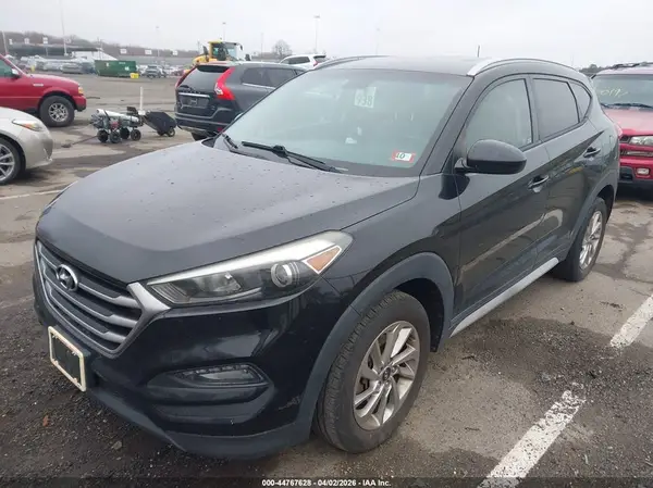 KM8J33A48JU631681 2018 HYUNDAI TUCSON - Image 2