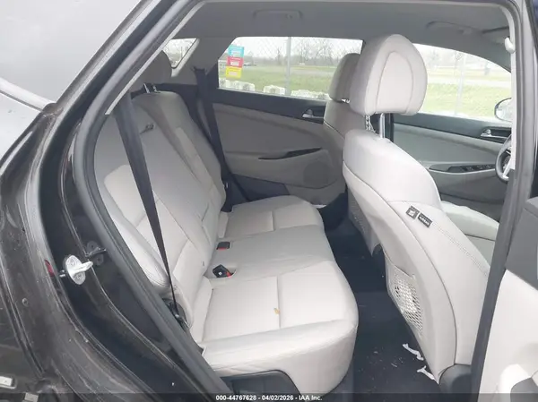 KM8J33A48JU631681 2018 HYUNDAI TUCSON - Image 8