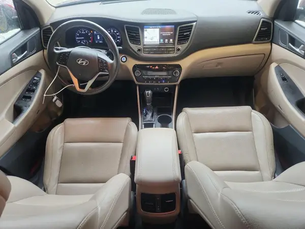 KM8J33A48JU638890 2018 HYUNDAI TUCSON - Image 8