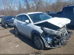KM8J33A48JU670657 2018 HYUNDAI TUCSON