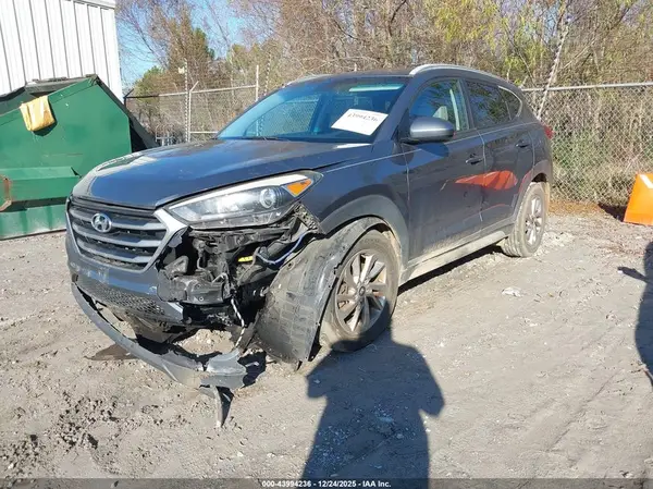 KM8J33A48JU671274 2018 HYUNDAI TUCSON - Image 2