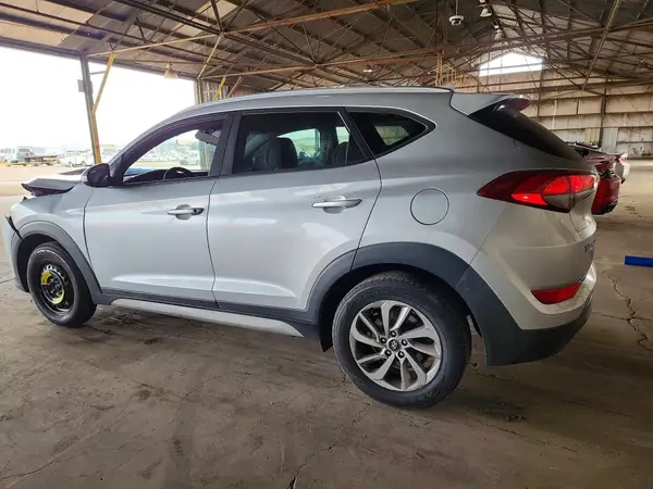 KM8J33A48JU682081 2018 HYUNDAI TUCSON - Image 2