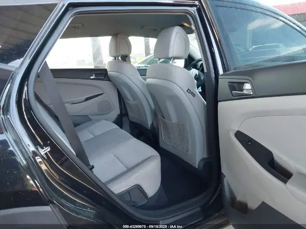 KM8J33A48JU682212 2018 HYUNDAI TUCSON - Image 8