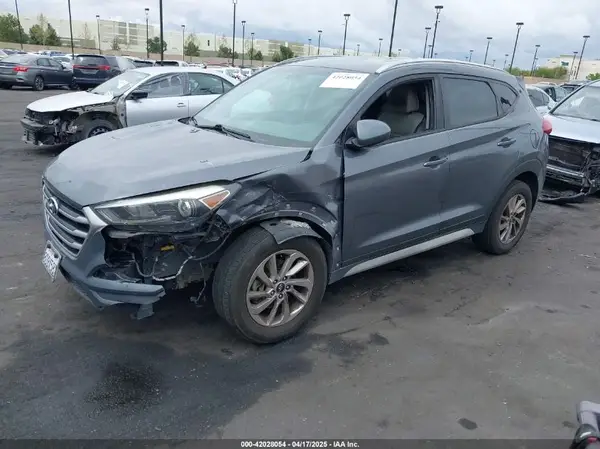 KM8J33A48JU682789 2018 HYUNDAI TUCSON - Image 2