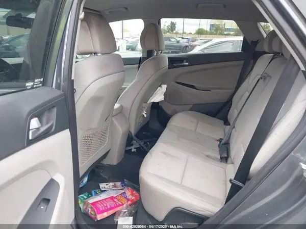 KM8J33A48JU682789 2018 HYUNDAI TUCSON - Image 8