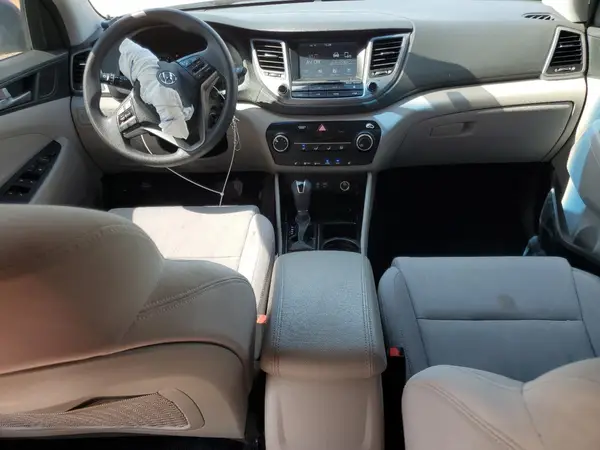 KM8J33A48JU688592 2018 HYUNDAI TUCSON - Image 8