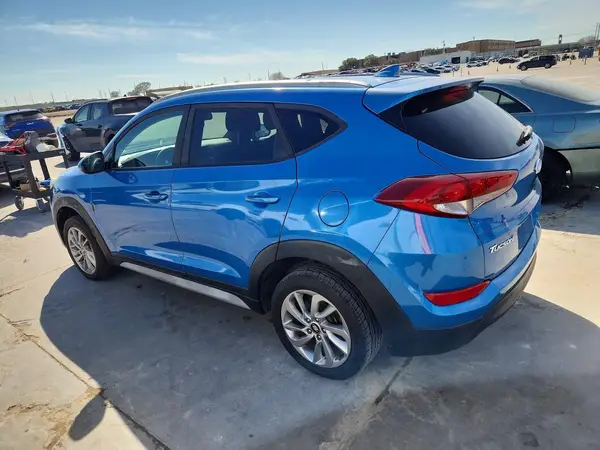 KM8J33A48JU689855 2018 HYUNDAI TUCSON - Image 2