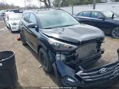 KM8J33A48JU693758 2018 HYUNDAI TUCSON