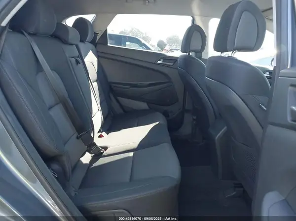 KM8J33A48JU696742 2018 HYUNDAI TUCSON - Image 8