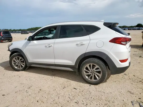 KM8J33A48JU707044 2018 HYUNDAI TUCSON - Image 2