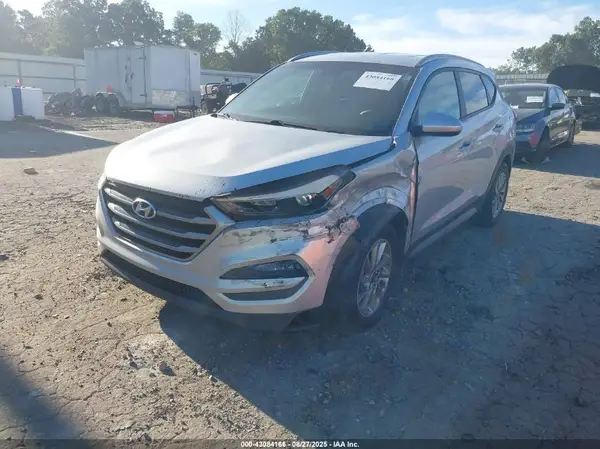 KM8J33A48JU710879 2018 HYUNDAI TUCSON - Image 2