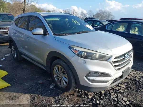 KM8J33A48JU710915 2018 HYUNDAI TUCSON - Image 1