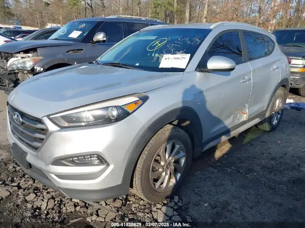 KM8J33A48JU710915 2018 HYUNDAI TUCSON - Image 2