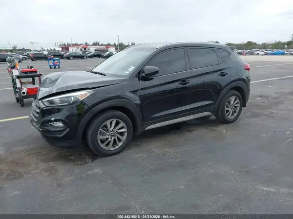 KM8J33A48JU720716 2018 HYUNDAI TUCSON - Image 2