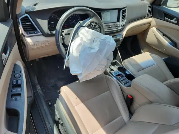 KM8J33A48JU722305 2018 HYUNDAI TUCSON - Image 8