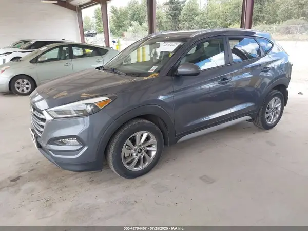 KM8J33A48JU724572 2018 HYUNDAI TUCSON - Image 2