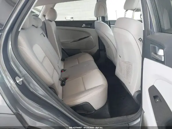 KM8J33A48JU724572 2018 HYUNDAI TUCSON - Image 8