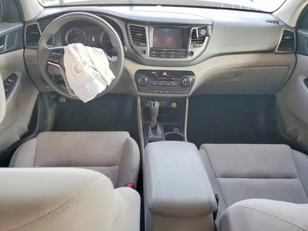 KM8J33A48JU725866 2018 HYUNDAI TUCSON - Image 8