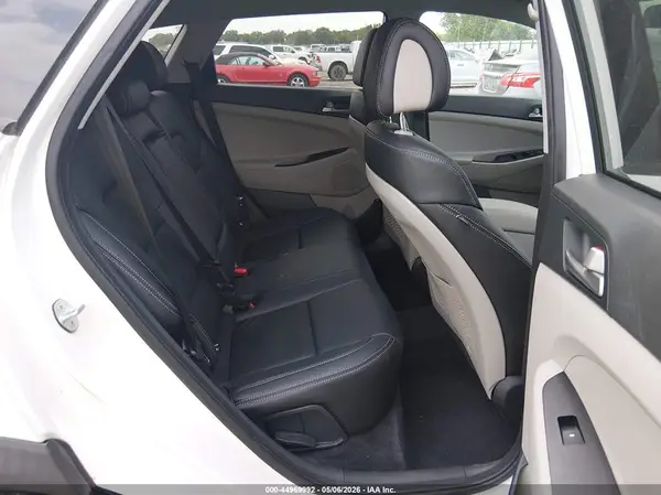 KM8J33A48JU725902 2018 HYUNDAI TUCSON - Image 8