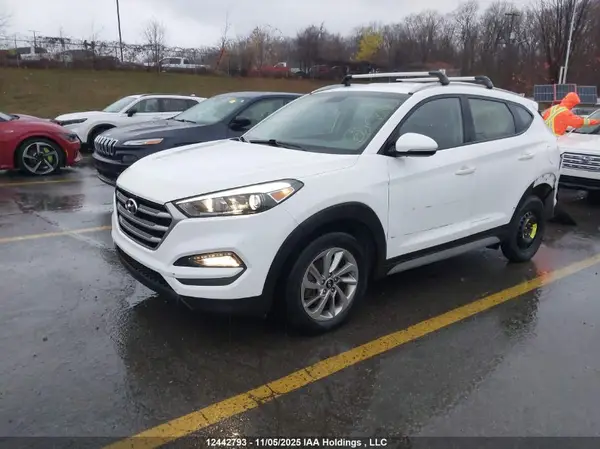 KM8J33A48JU737693 2018 HYUNDAI TUCSON - Image 2