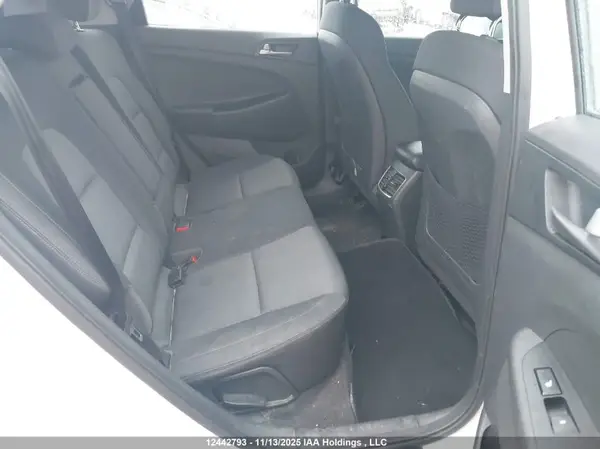 KM8J33A48JU737693 2018 HYUNDAI TUCSON - Image 8