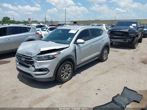 KM8J33A48JU765879 2018 HYUNDAI TUCSON - Image 2