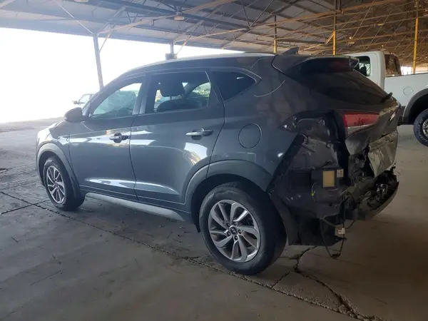 KM8J33A48JU772766 2018 HYUNDAI TUCSON - Image 2