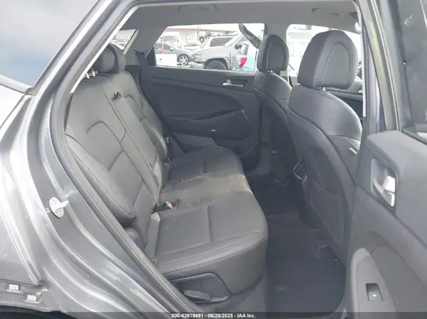 KM8J33A48JU774274 2018 HYUNDAI TUCSON - Image 8