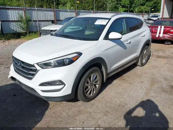 KM8J33A48JU783377 2018 HYUNDAI TUCSON - Image 2