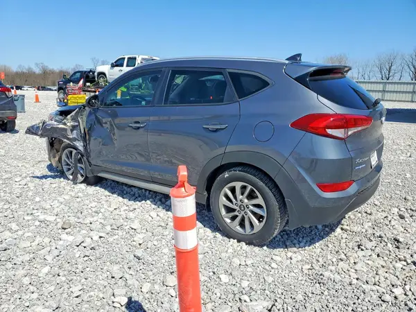 KM8J33A48JU800470 2018 HYUNDAI TUCSON - Image 2