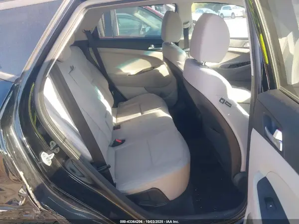 KM8J33A48KU925616 2019 HYUNDAI TUCSON - Image 8