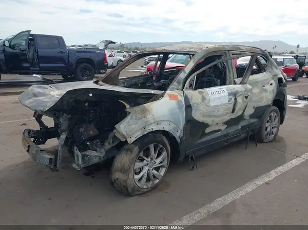 KM8J33A48KU986917 2019 HYUNDAI TUCSON - Image 2