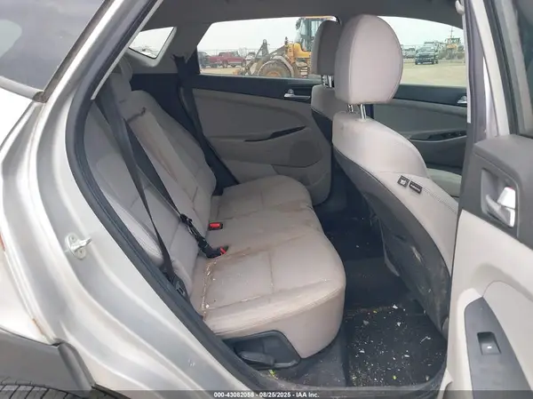 KM8J33A48LU272688 2020 HYUNDAI TUCSON - Image 8