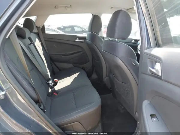 KM8J33A48MU323253 2021 HYUNDAI TUCSON - Image 8