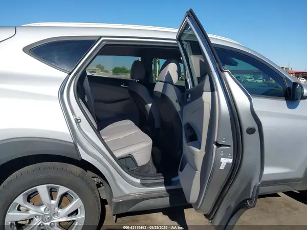 KM8J33A48MU329389 2021 HYUNDAI TUCSON - Image 8