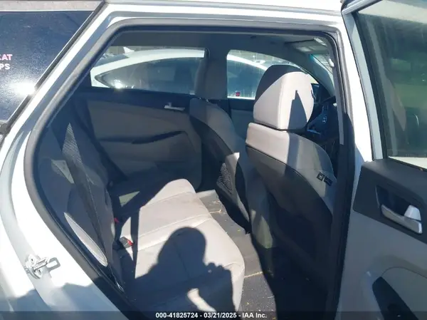KM8J33A48MU361758 2021 HYUNDAI TUCSON - Image 8