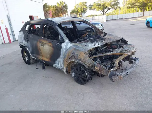 KM8J33A48MU381458 2021 HYUNDAI TUCSON - Image 1