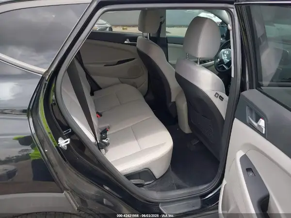 KM8J33A48MU384943 2021 HYUNDAI TUCSON - Image 8