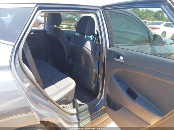 KM8J33A48MU401322 2021 HYUNDAI TUCSON - Image 8