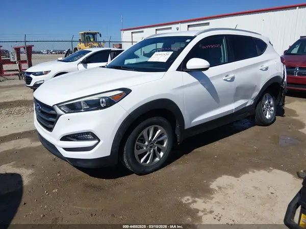 KM8J33A49GU041711 2016 HYUNDAI TUCSON - Image 2
