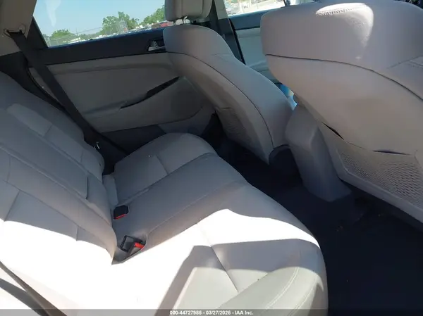 KM8J33A49GU066110 2016 HYUNDAI TUCSON - Image 8