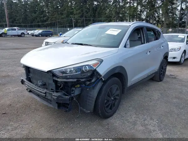 KM8J33A49GU095543 2016 HYUNDAI TUCSON - Image 2
